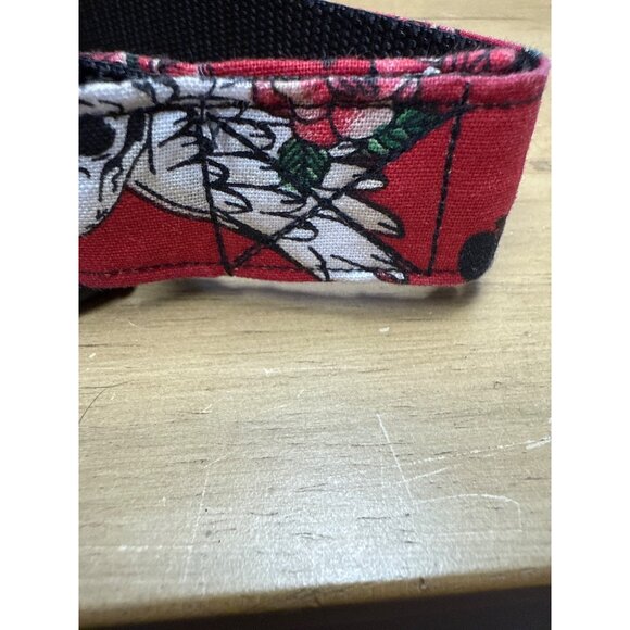 Adjustable Red Dog Collar With Skull & Rose Print For Medium To Large Breeds - Picture 6 of 6